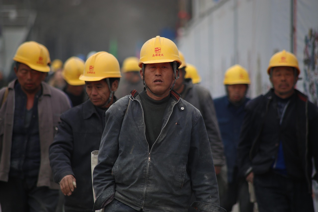五月最新瓷砖施工工人招聘启事公告